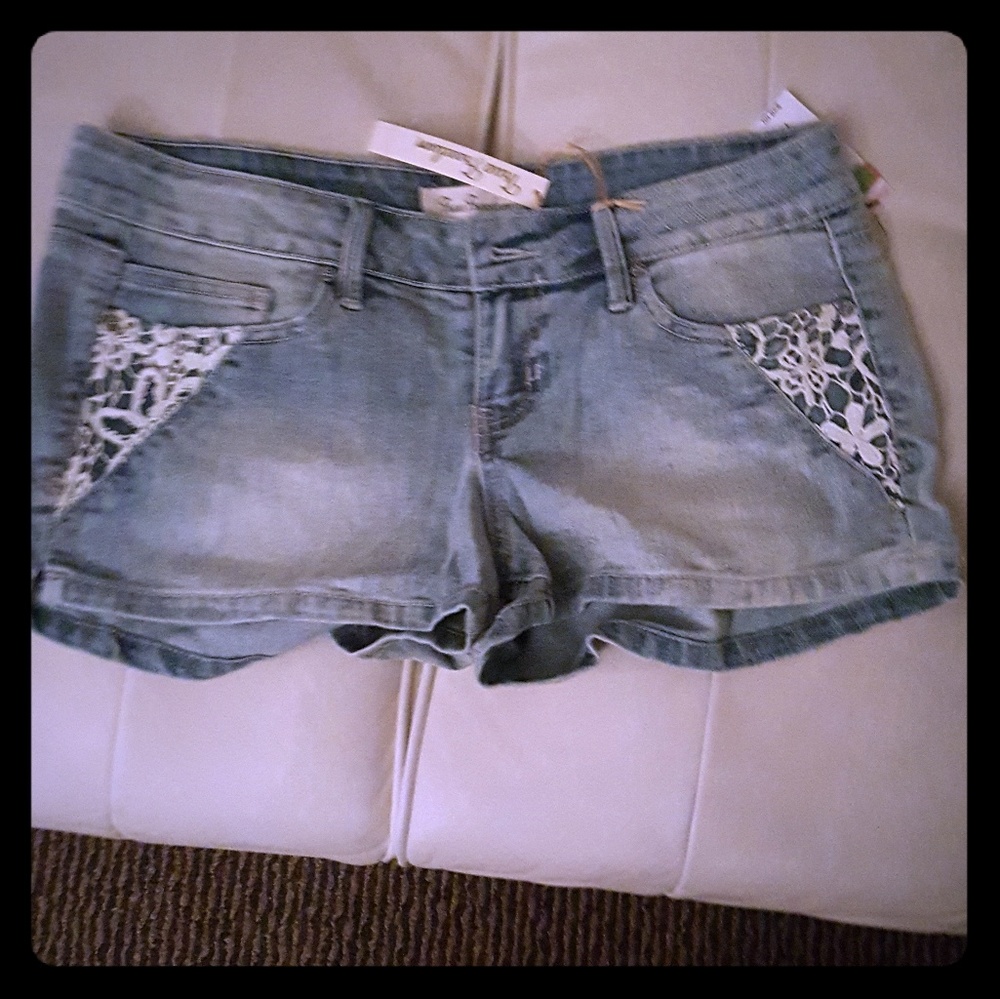 Lace on jeans shorts